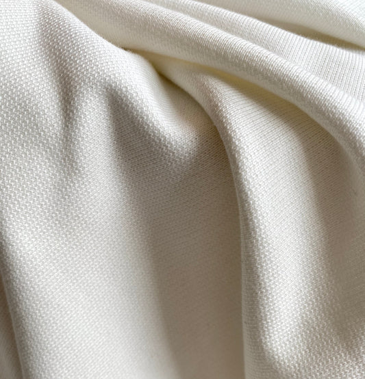 Sustainable Elegance: A Dive into Sustainable Materials in Luxury Fashion